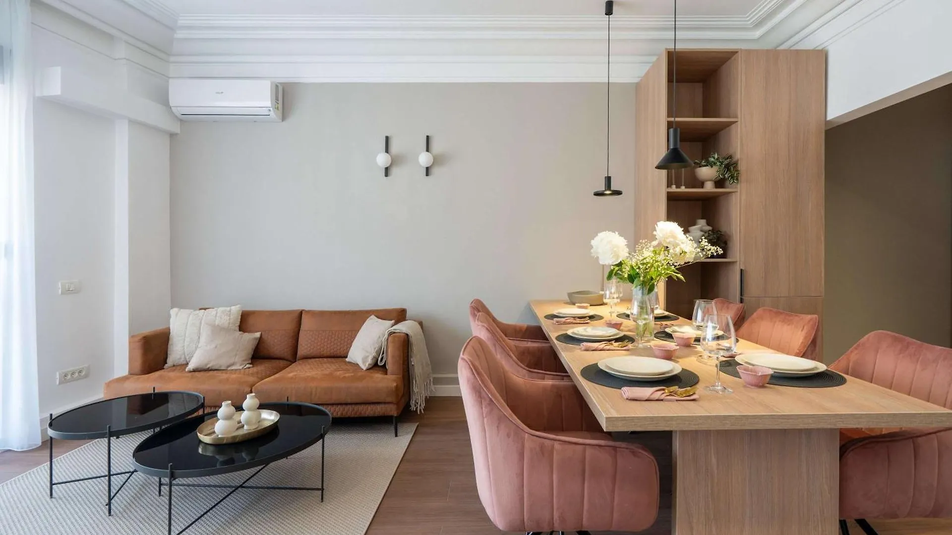 Spacious 3Br By Cismigiu Gardens & Calea Victoriei Bucharest Apartment