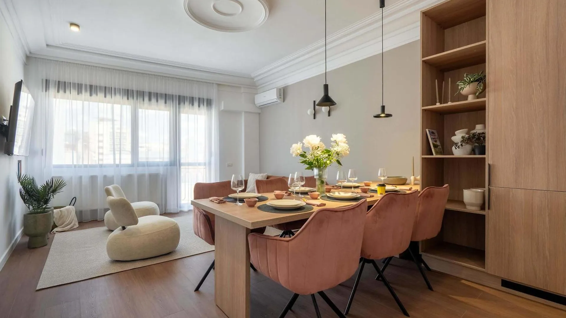 Apartment Spacious 3Br By Cismigiu Gardens & Calea Victoriei Bukarest Rumänien