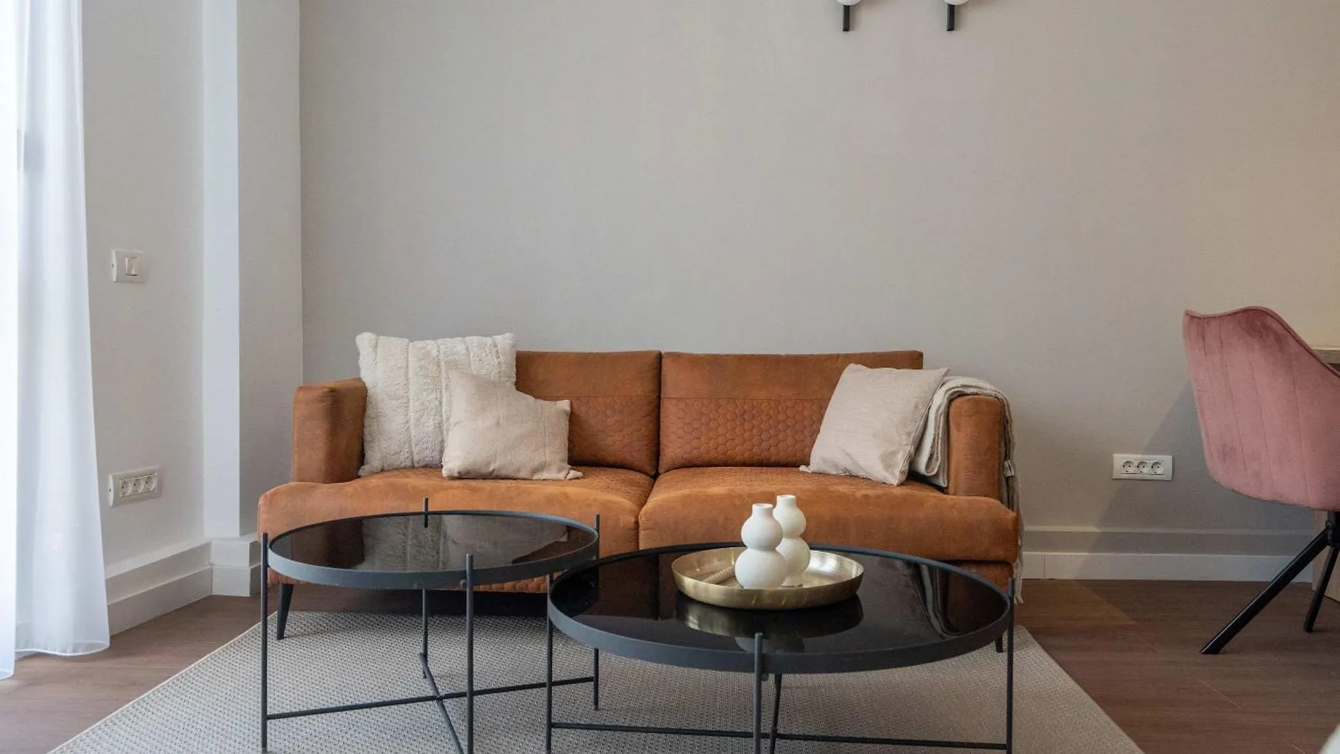 Apartment Spacious 3Br By Cismigiu Gardens & Calea Victoriei Bukarest