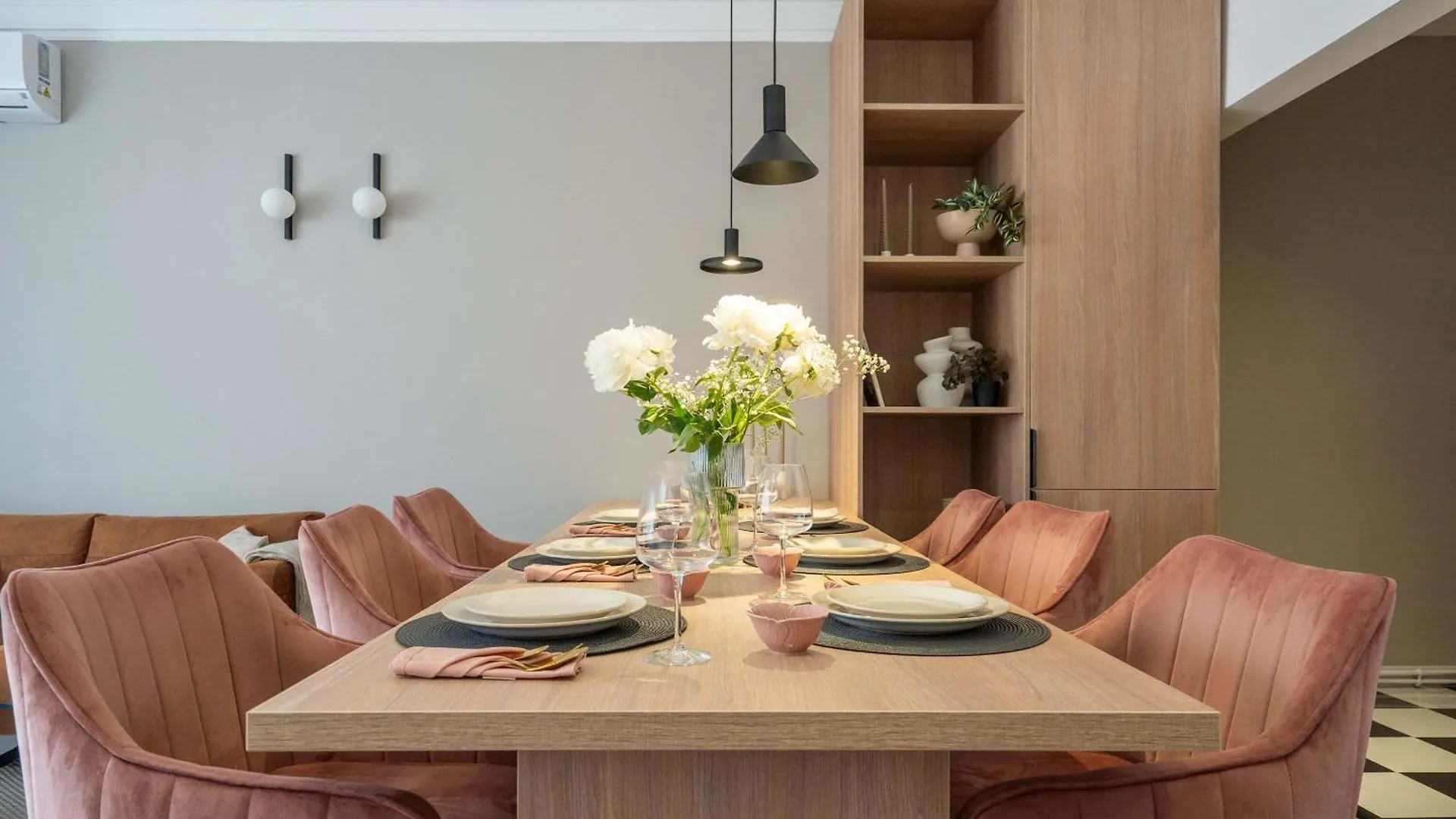 Spacious 3Br By Cismigiu Gardens & Calea Victoriei Boekarest Roemenië