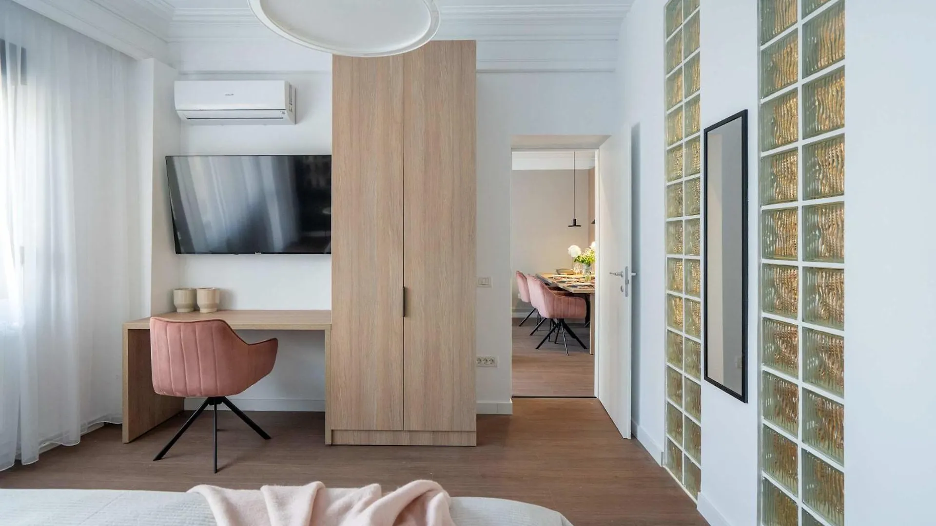 Appartement Spacious 3Br By Cismigiu Gardens & Calea Victoriei Boekarest Roemenië