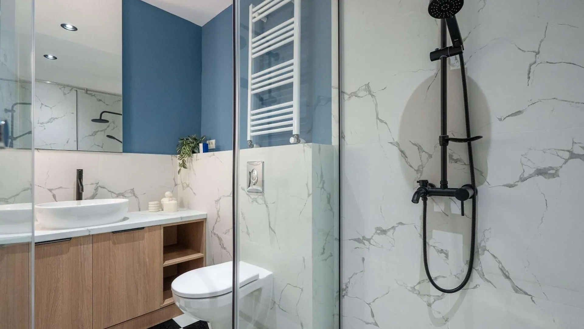 Appartement Spacious 3Br By Cismigiu Gardens & Calea Victoriei Boekarest