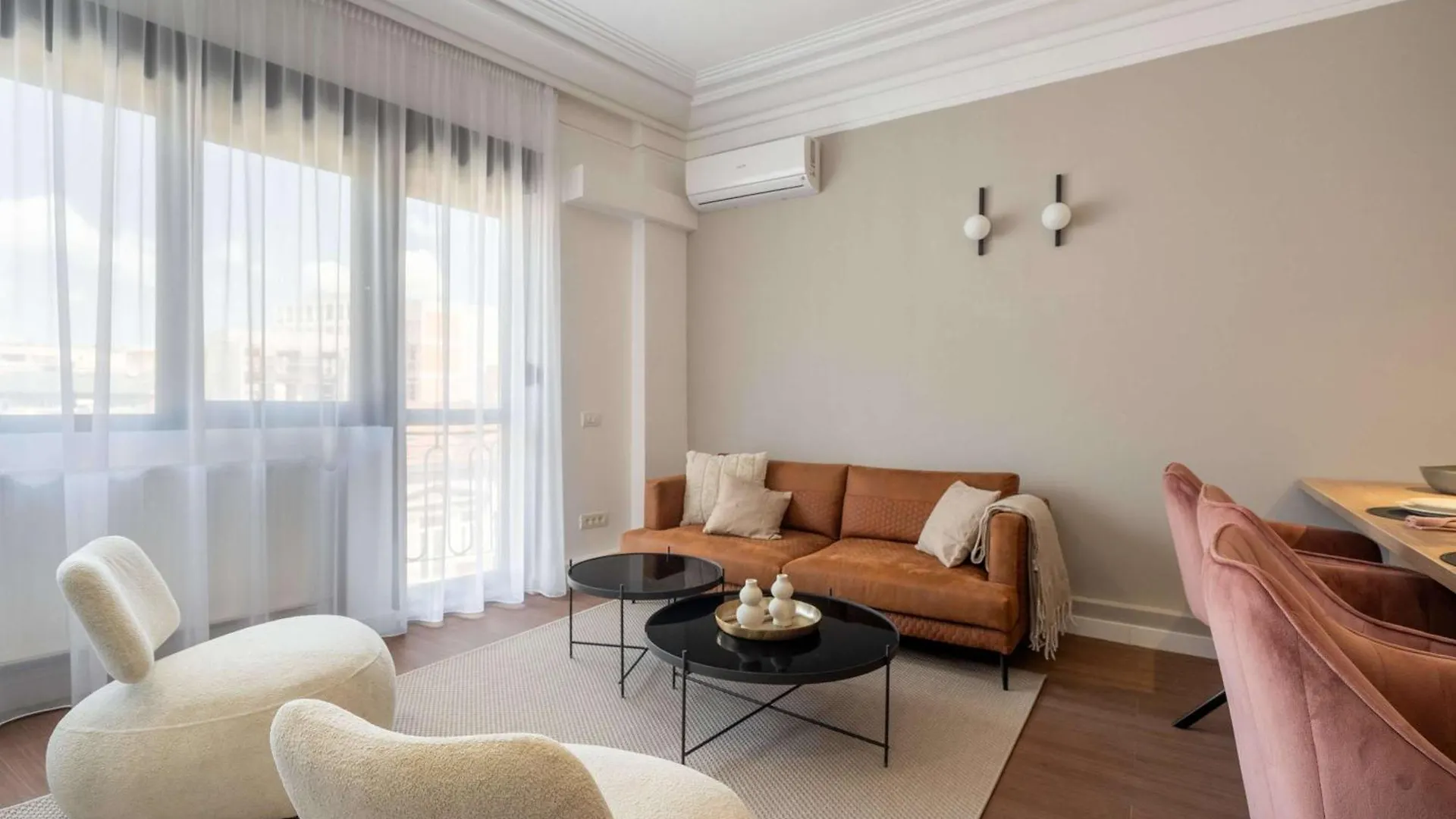 Apartment Spacious 3Br By Cismigiu Gardens & Calea Victoriei Bucharest