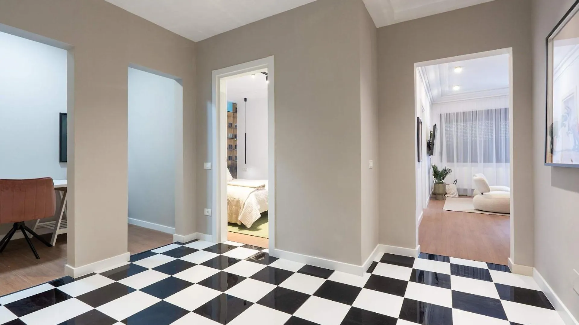 Apartment Spacious 3Br By Cismigiu Gardens & Calea Victoriei Bucharest